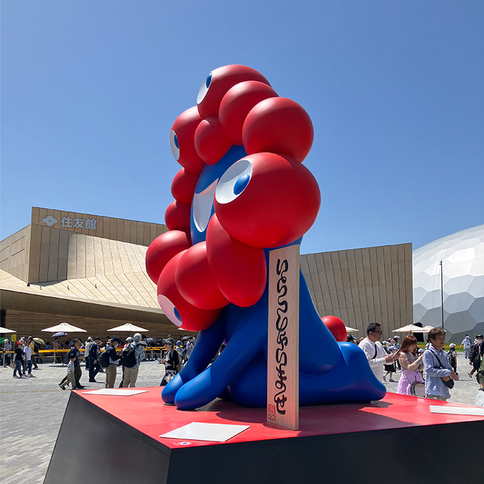 ミャクミャクがお出迎え。壮大な大屋根リング