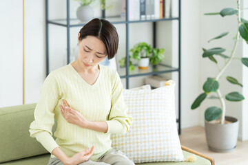 20代におすすめナイトブラの選び方睡眠時にもクーパー靭帯を守る