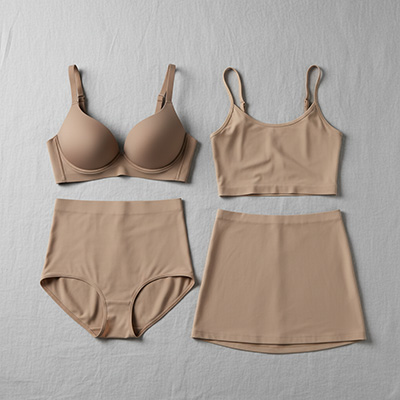 喪服のインナーは色はベージュ・モカ系が最適